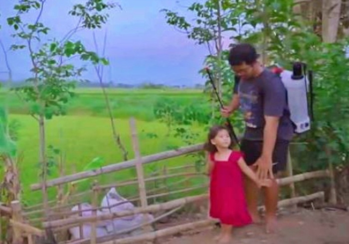 tangkapan layar video kisah seorang pria jadi petani tinggalkan pekerjaan di Kota