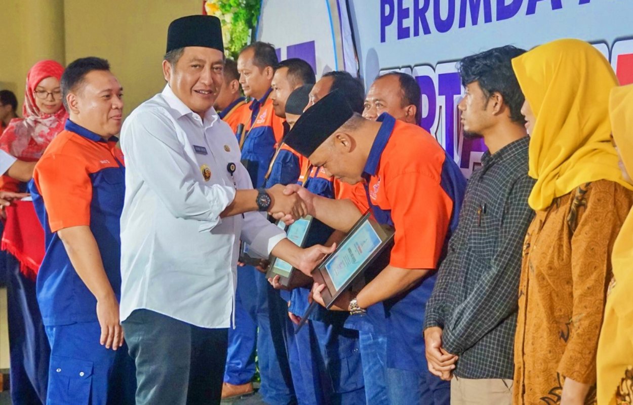 Bupati Magelang Zaenal Arifin, dalam perayaan HUT ke 43 Perumda Air Minum Tirta Gemilang