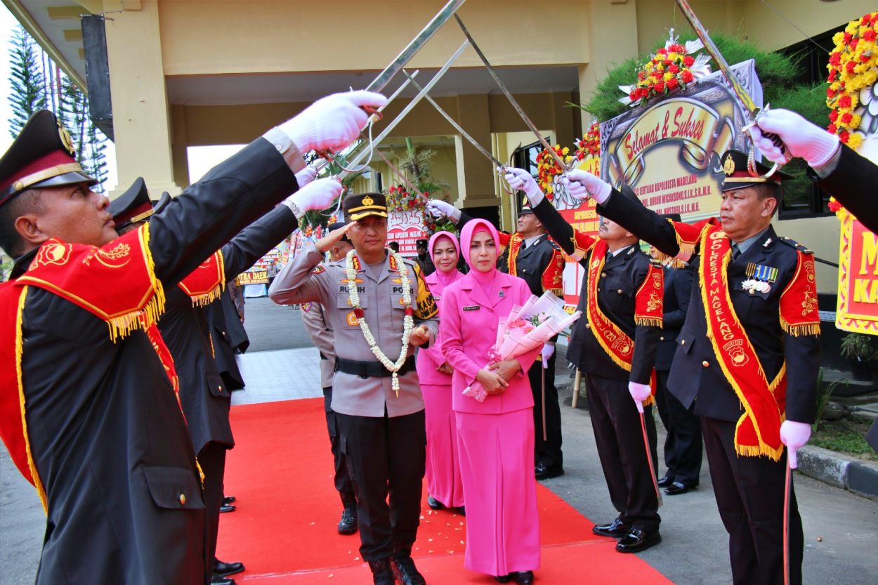 Kombes Pol Ruruh Wicaksono dari Mantan Kapolresta Magelang menuju Kapolresta Cilacap