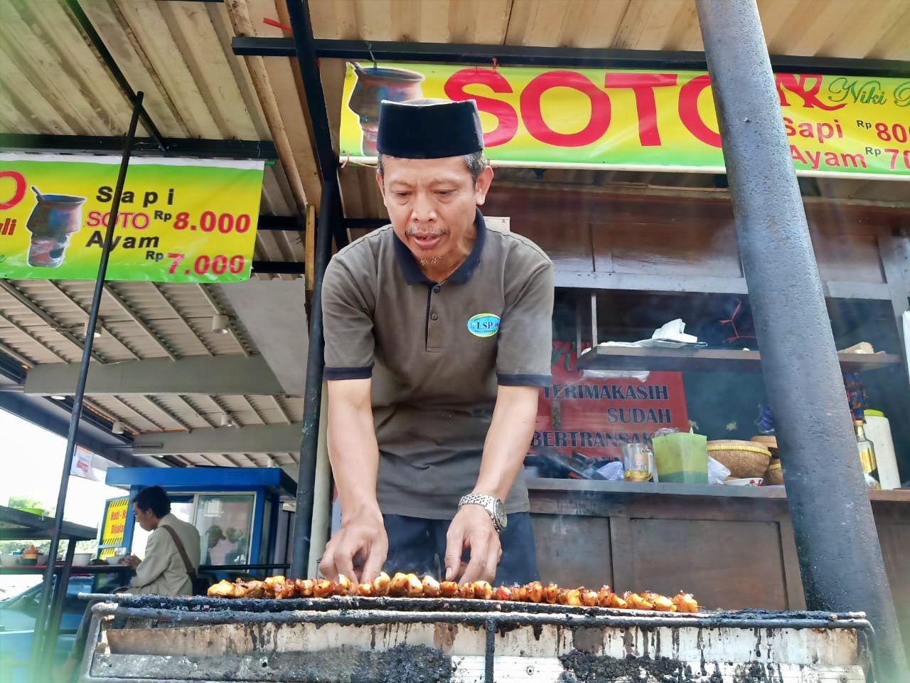 Penjual Soto di Magelang ini Nekat Jadi Caleg DPR RI