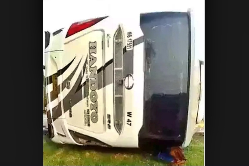 Tangkapan layar video Bus Handoyo yang kecelakaan di tol cipali