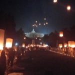 Ratusan lampion dilepas dari kawasan Taman Wisata Candi Borobudur pada Sabtu (23/12/2023) malam. 