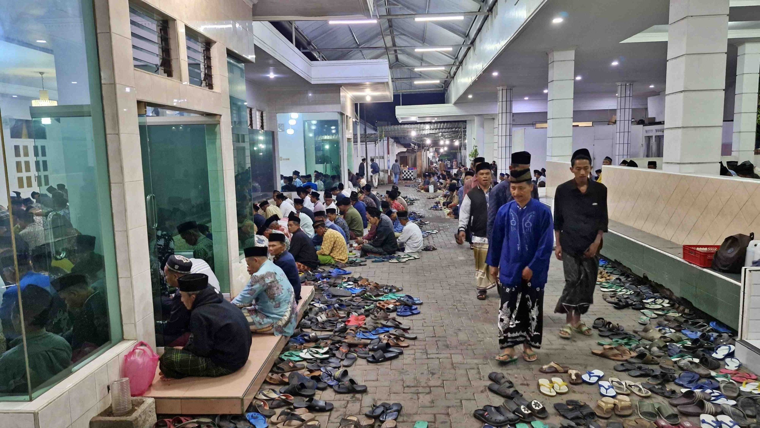 Ribuan Jamaah Gada Dewa Gelar Mujadahan di Ponpes Darussalam Watucongol Dalem Tengah