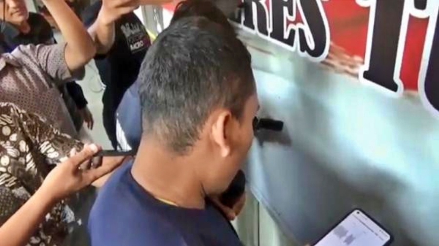 Seorang pria menculik pacarnya sendiri mengaku cinta mati