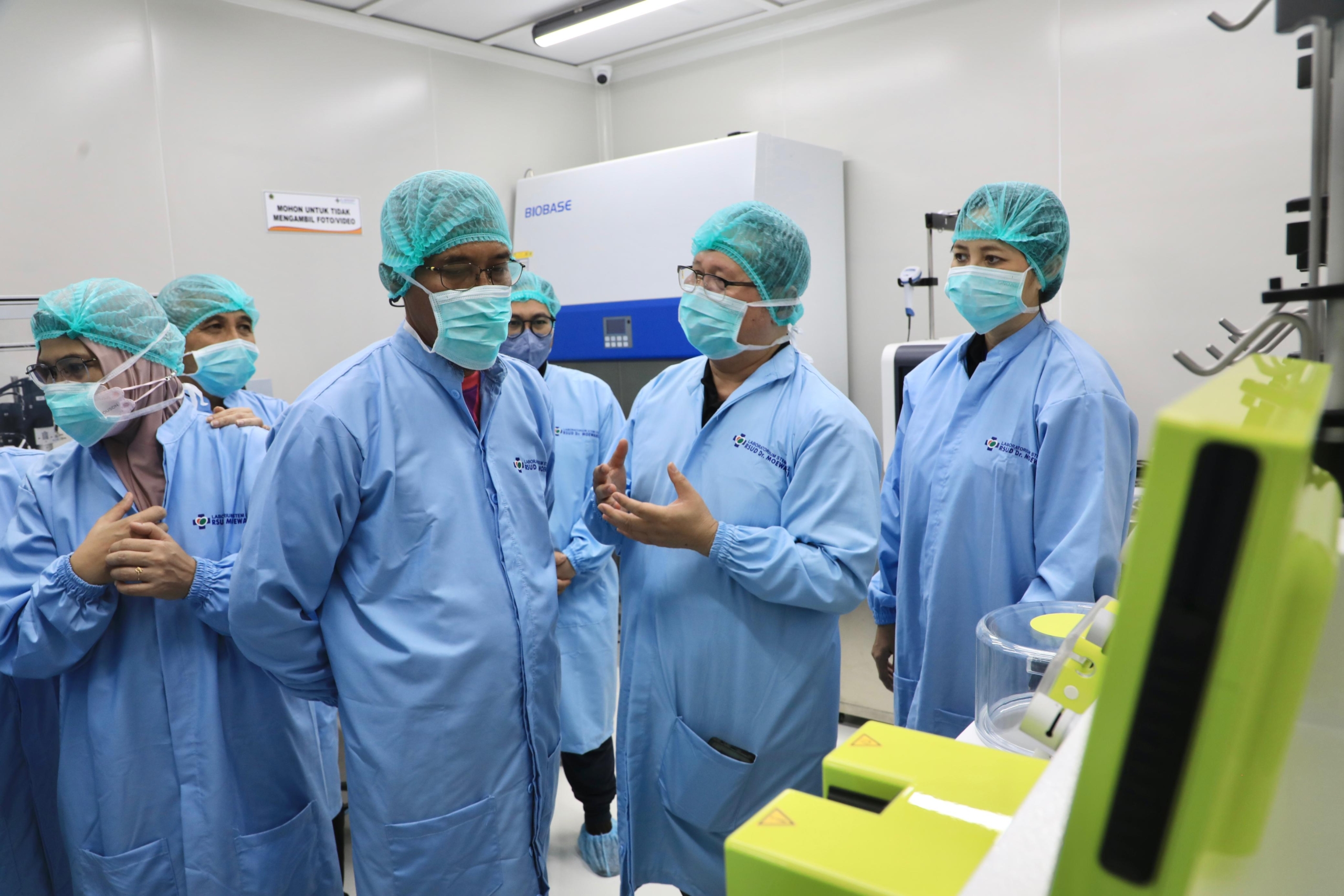 Kembangkan Layanan Kesehatan RSUD Moewardi, Sekda Jateng Launching Laboratorium Stem Cell dan Kidney Center