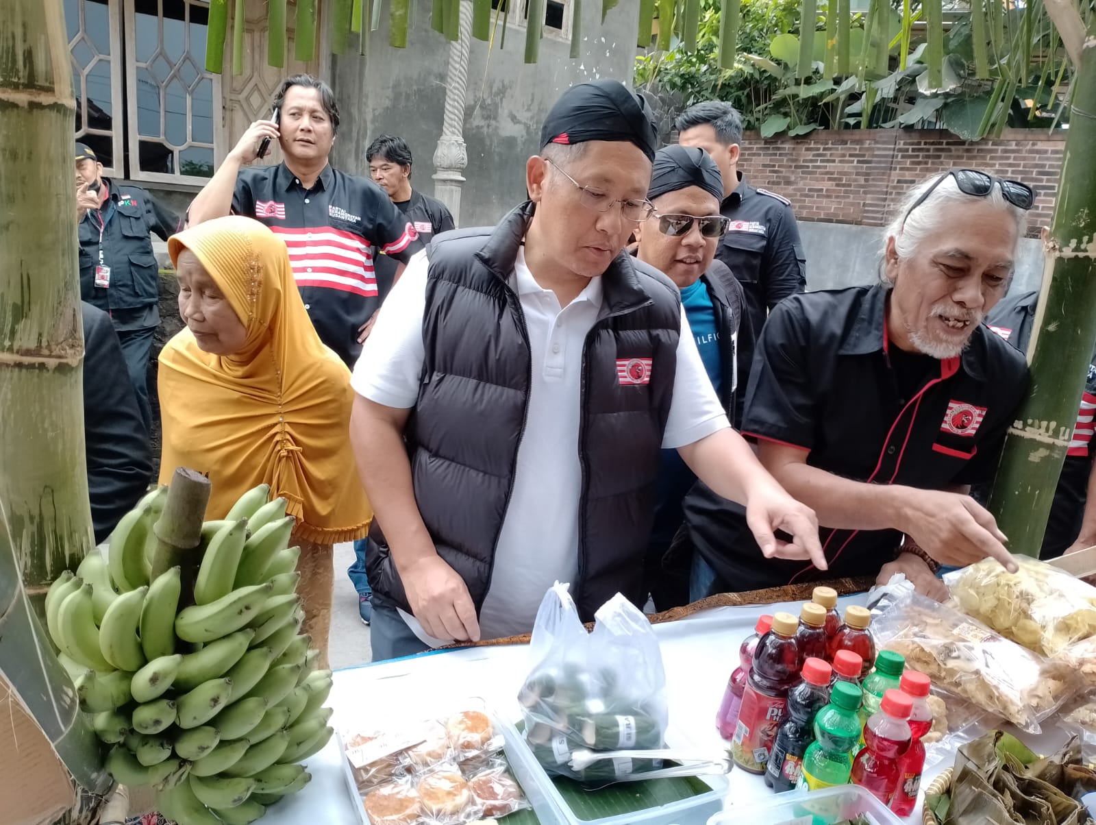Ketum PKN Anas Urbaningrum Kunjungi Pameran UMKM Warga Gunung Lemah Magelang