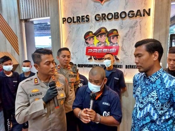 pelaku pencurian tawarkan barang curian di medsos
