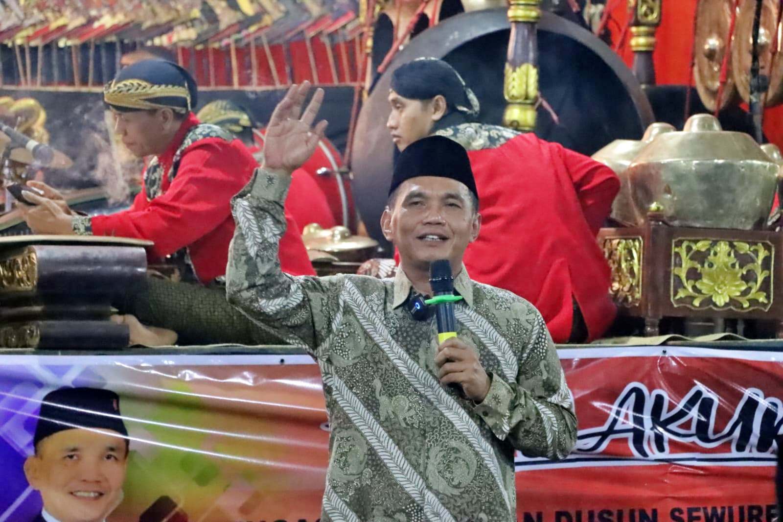Ketua DPRD Jawa Tengah Sumanto saat mengumpulkan dalang di Karanganyar