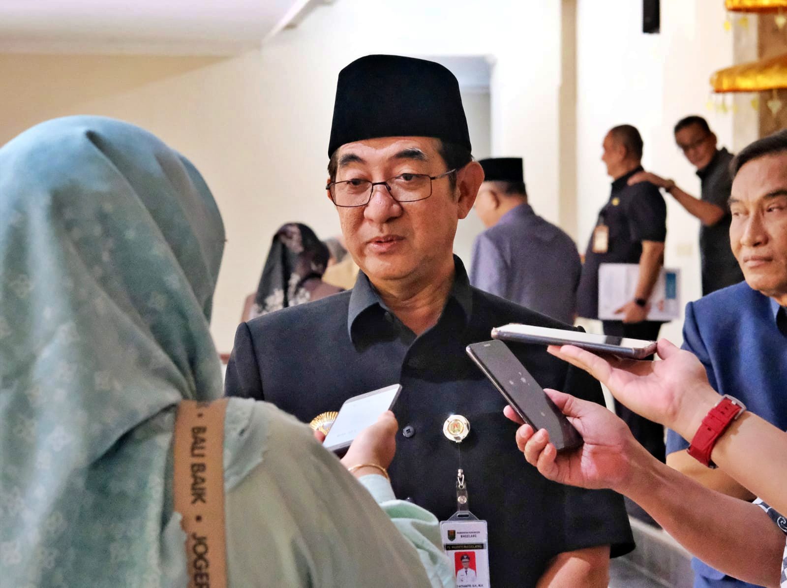 PJ Bupati Magelang saat diwawancarai terkait proses Pemilu 2024 di wilayahnya