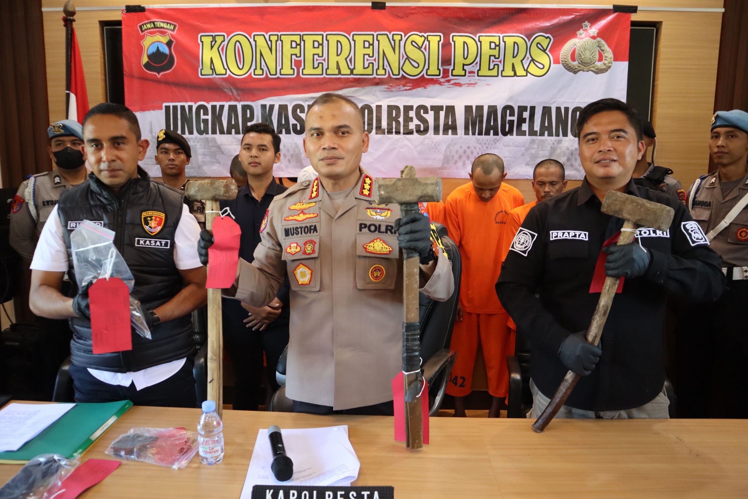 Komplotan Pencuri Besi Penutup Saluran Air di Borobudur Magelang Ditangkap