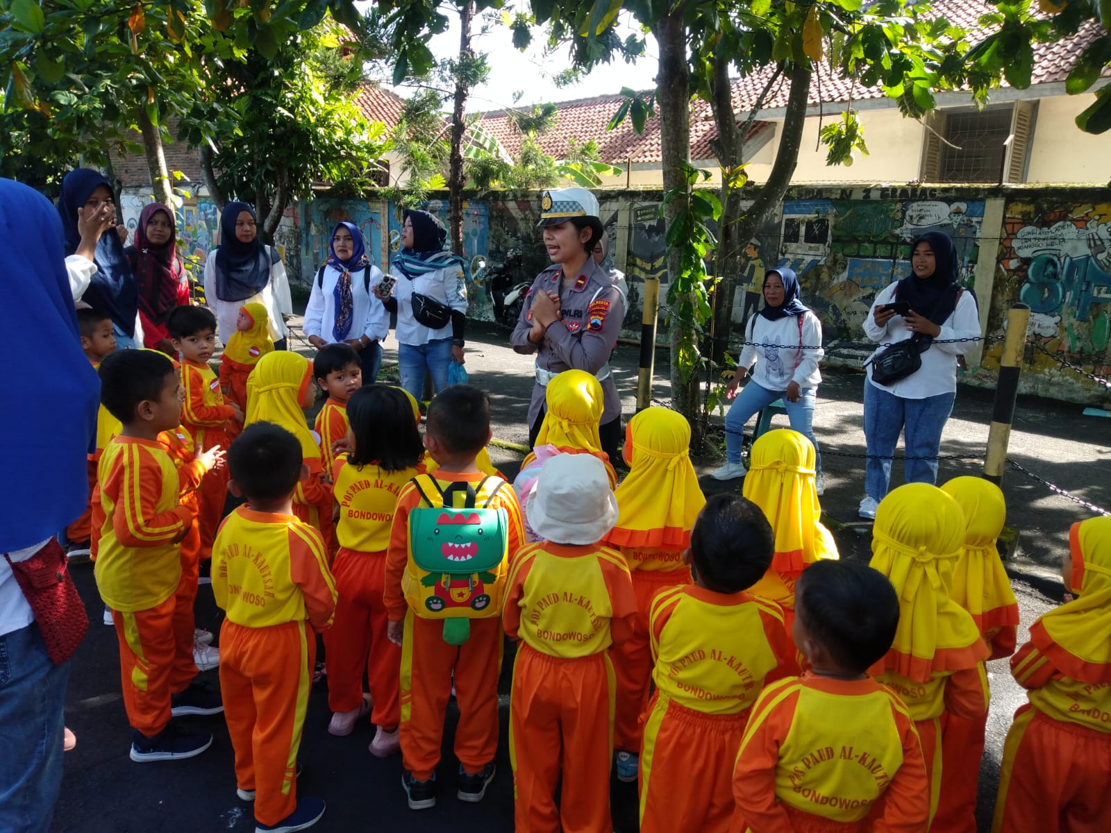 Terima Kunjungan Anak-Anak Paud Alkautsar Bondowoso, Satlantas Polresta Magelang Kenalkan Profesi Polisi