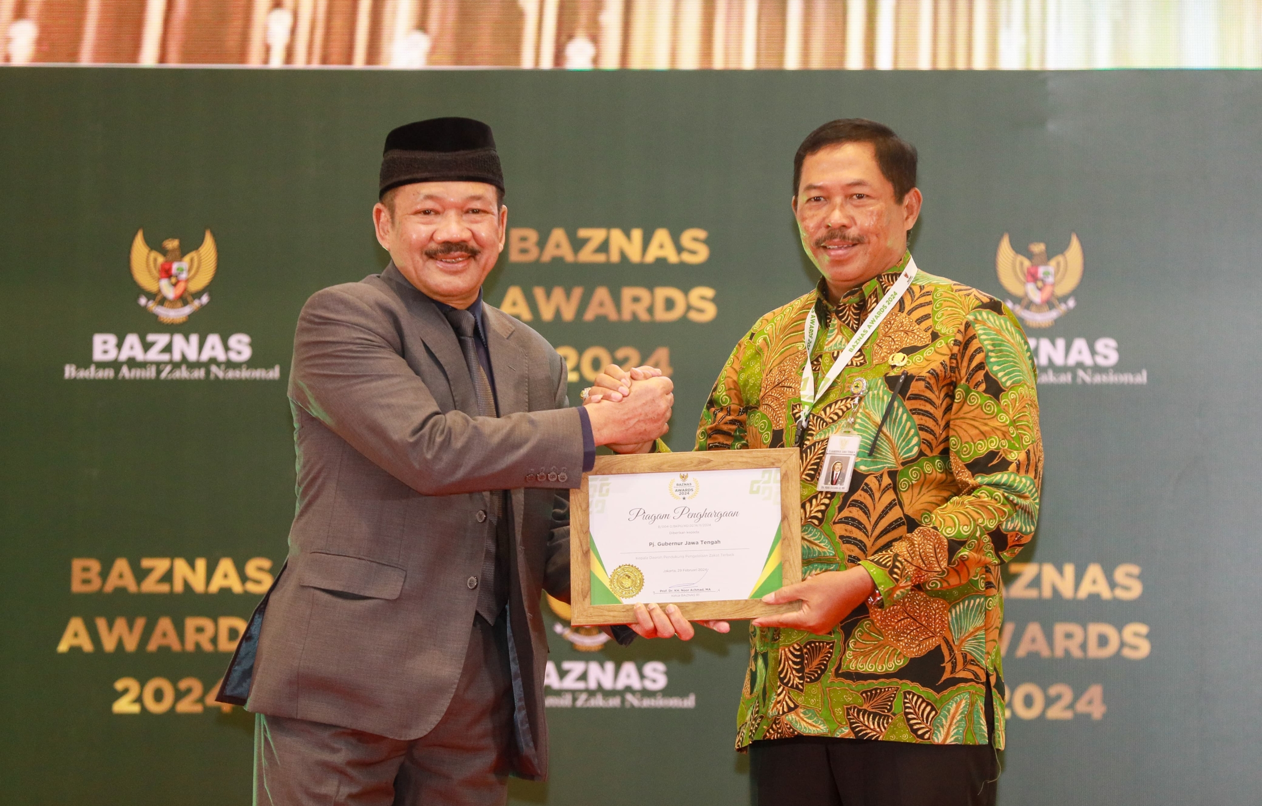 Terima Penghargaan Baznas RI, Pj Gubernur Jateng: Harus Lebih Memperhatikan Pengentasan Kemiskinan