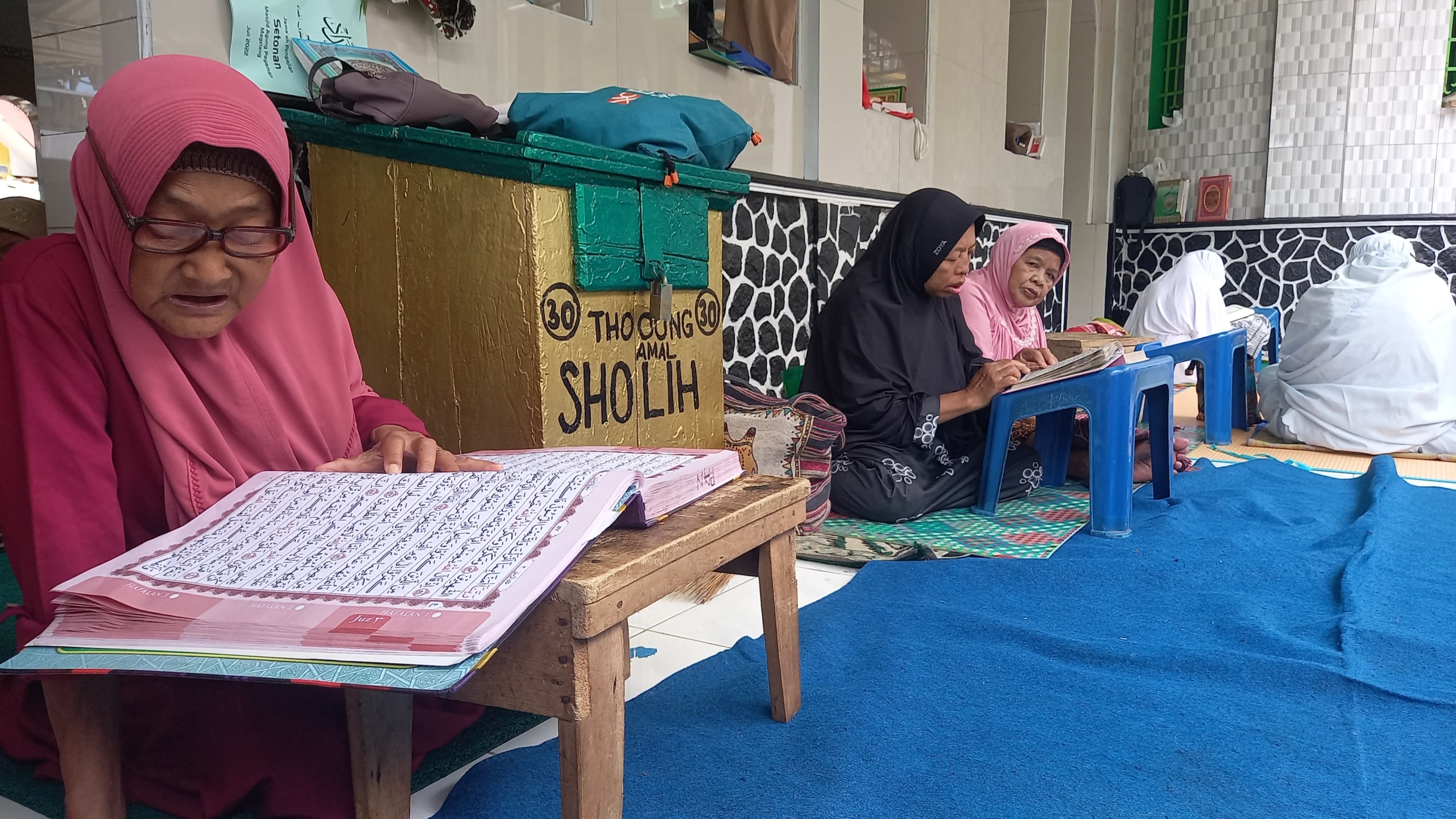 Melihat Aktivitas Lansia Nyantri di Ponpes Sepuh Payaman Magelang