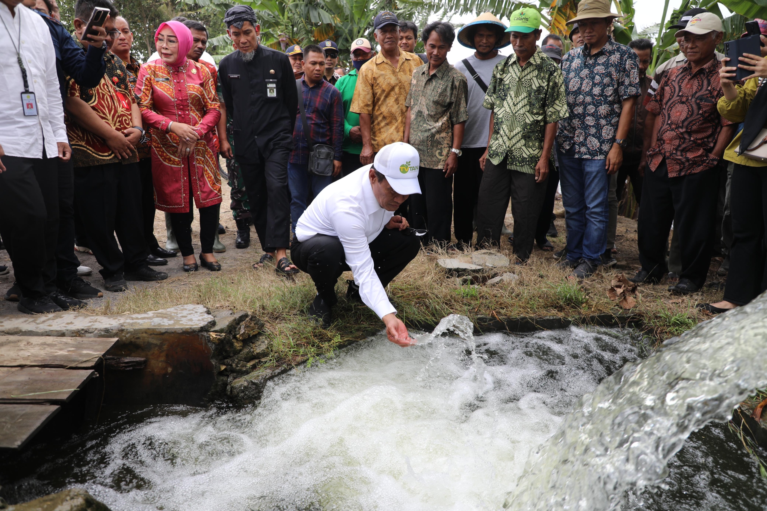 Pemerintah Salurkan Bantuan Rp175 Miliar Untuk Petani Terdampak Banjir di Jateng