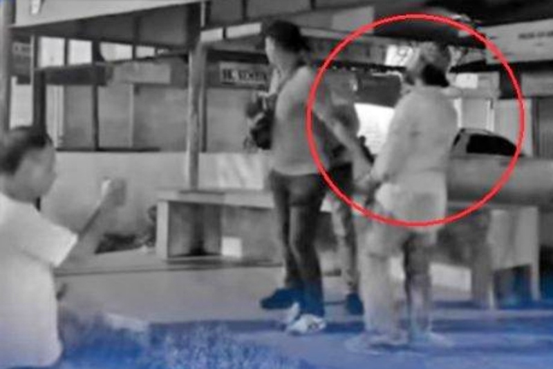 tangkapan layar video menantu setelah membunuh ibu mertua