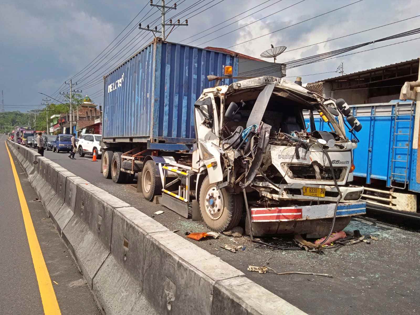 Salah satu kendaraan yang terlibat kecelakaan beruntun di Secang Magelang