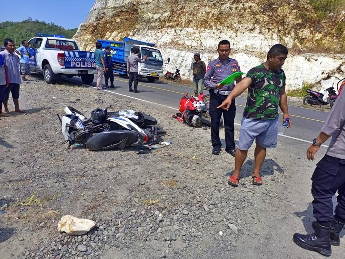 Detik-detik Adu Banteng 2 Motor di JJLS Gunungkidul