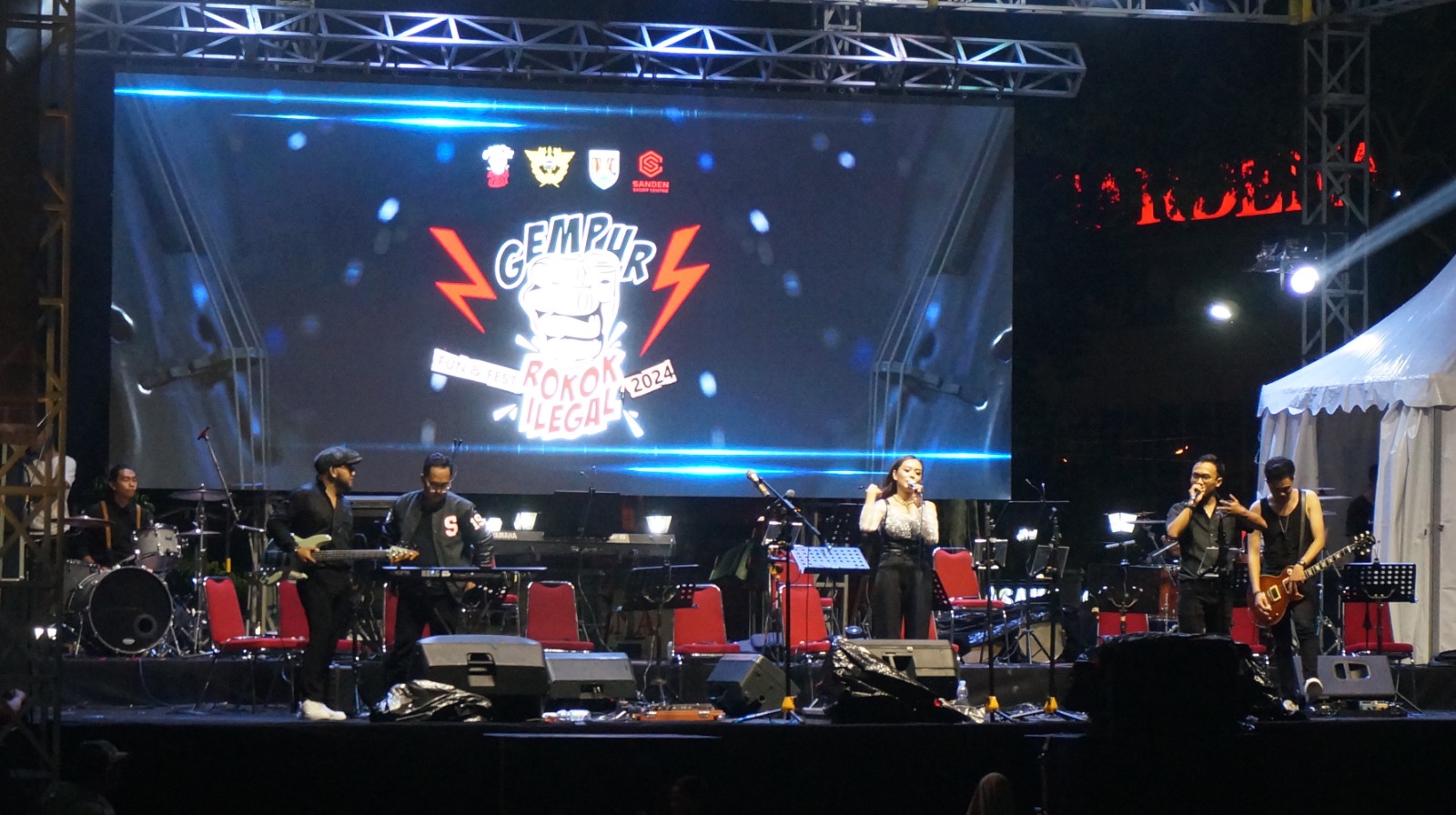 Eskla Music dan Stradivari Orchestra Meriahkan Panggung GRI Fun & Fest 2024 di Alun-alun Magelang