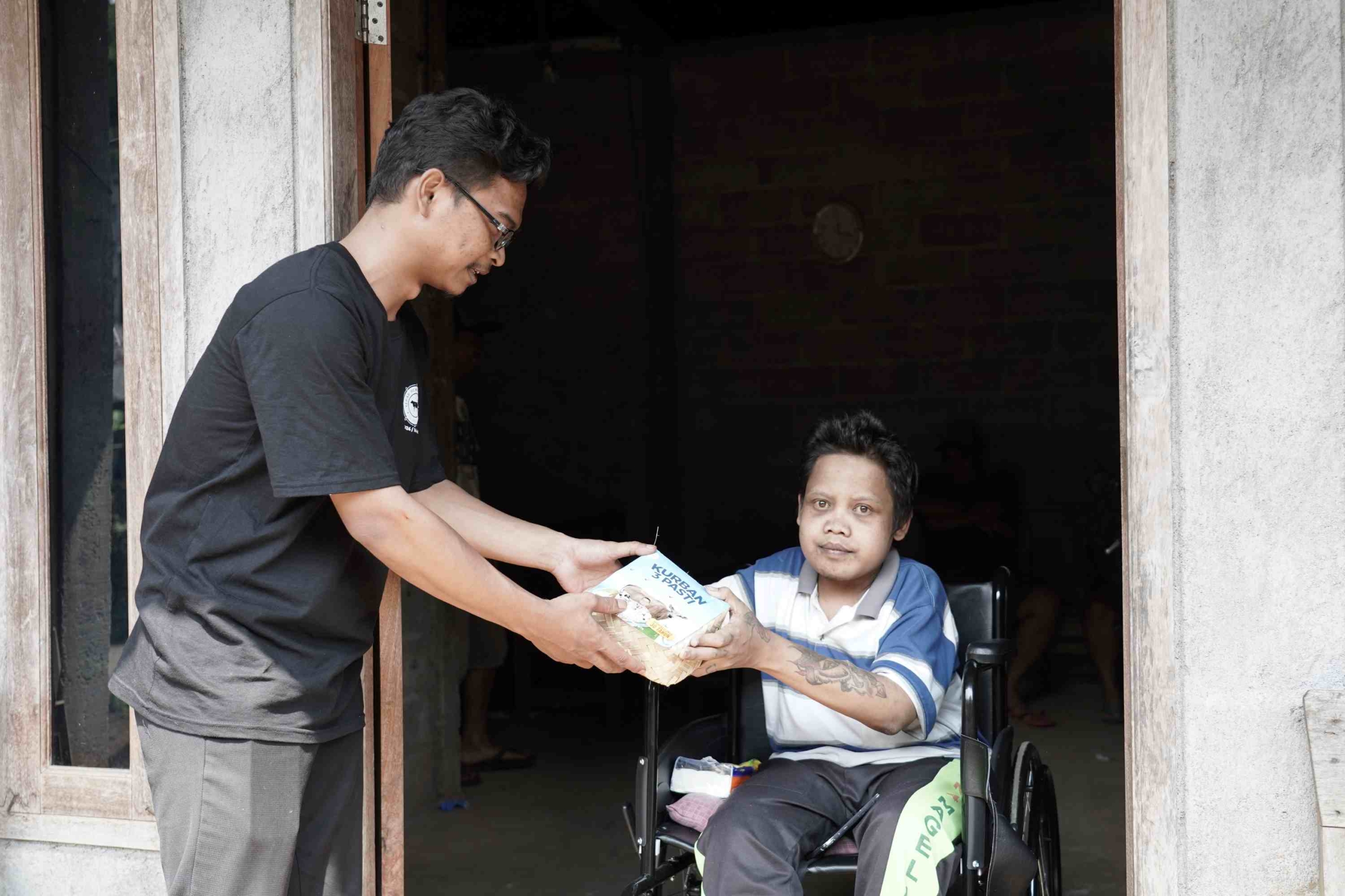 tim Dompet Dhuafa bagikan daging kurban