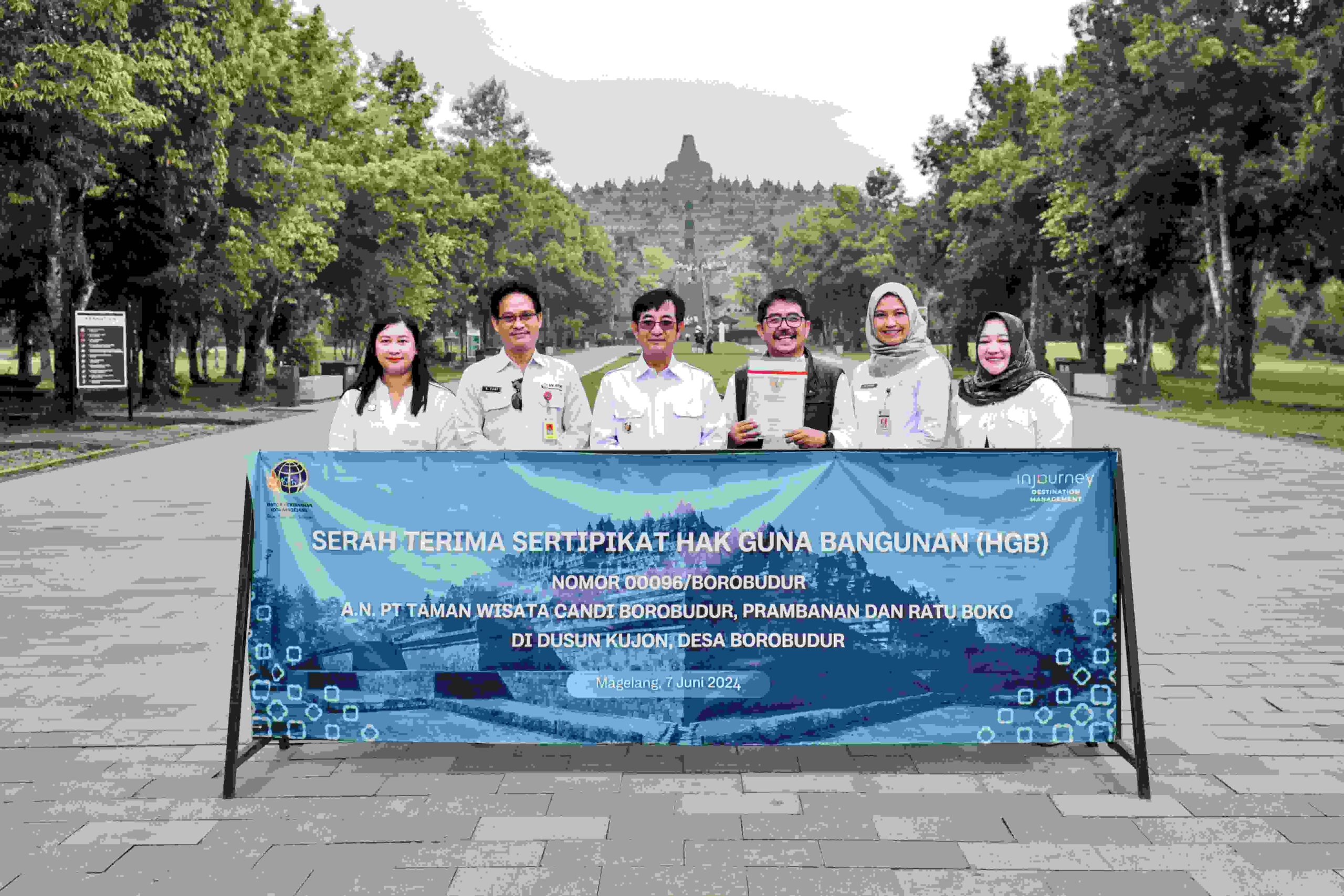 Kantor Pertanahan Kabupaten Magelang menerbitkan sertifikat Hak Guna Bangunan atau HGB untuk Kampung Seni Borobudur kepada PT TWC