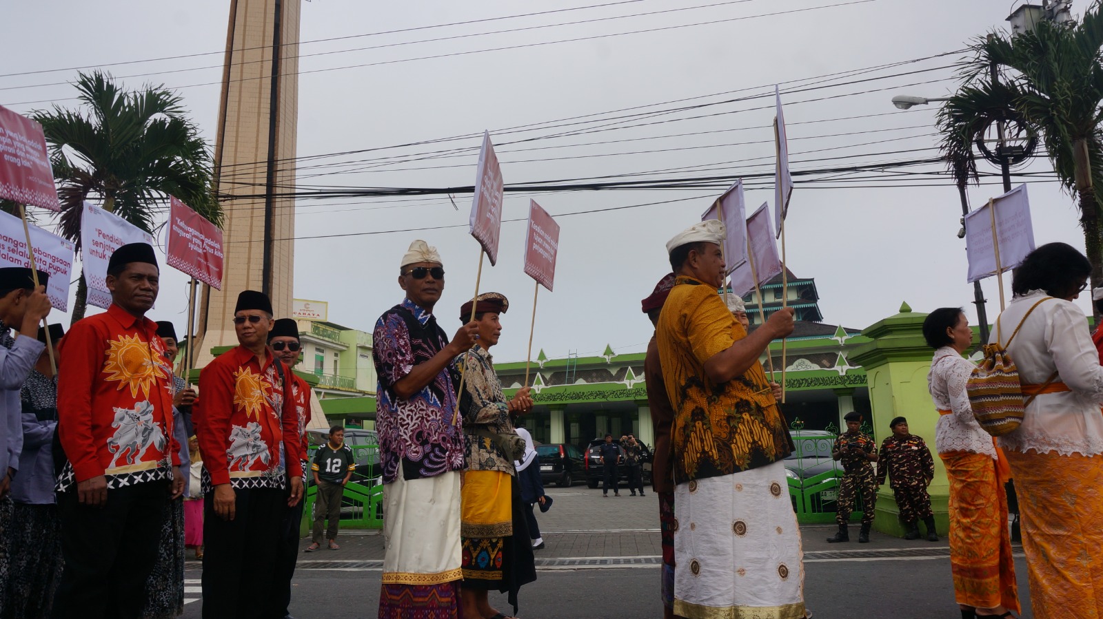 Umat Lintas Agama Ikuti Kirab Kebangsaan di Alun-alun Kota Magelang
