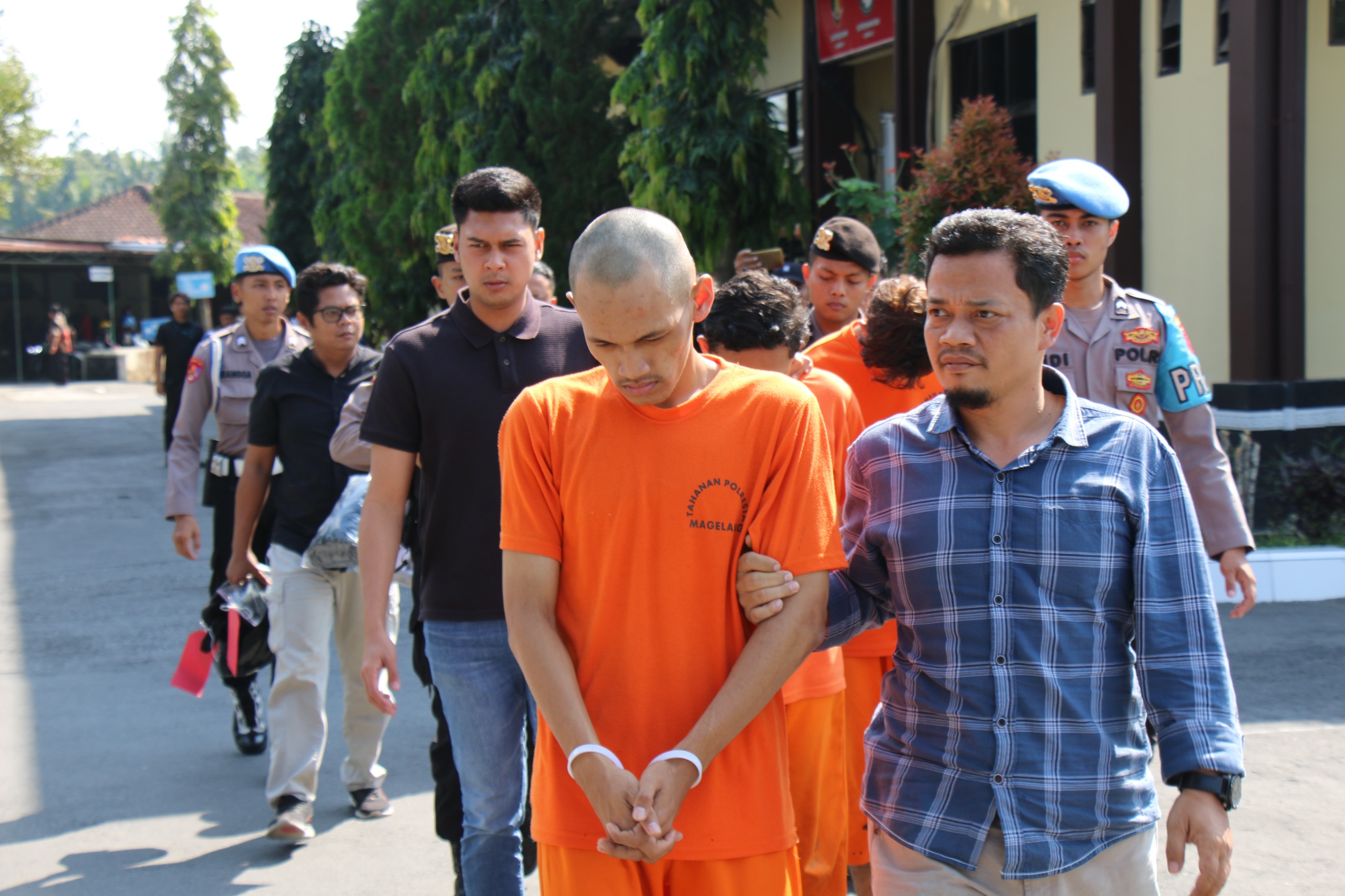 Pelaku Tawuran dan penyalahgunaan senjata tajam di Secang Magelang