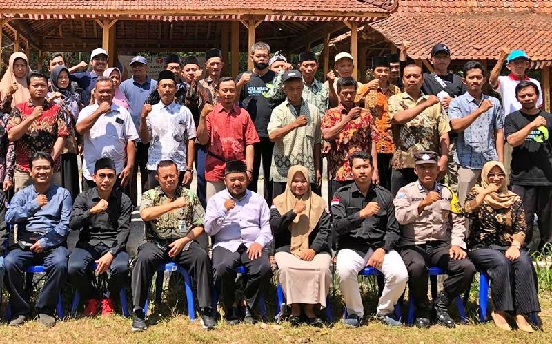 Deklarasi Anti Politik Uang Desa Sambeng oleh Panwascam Borobudur
