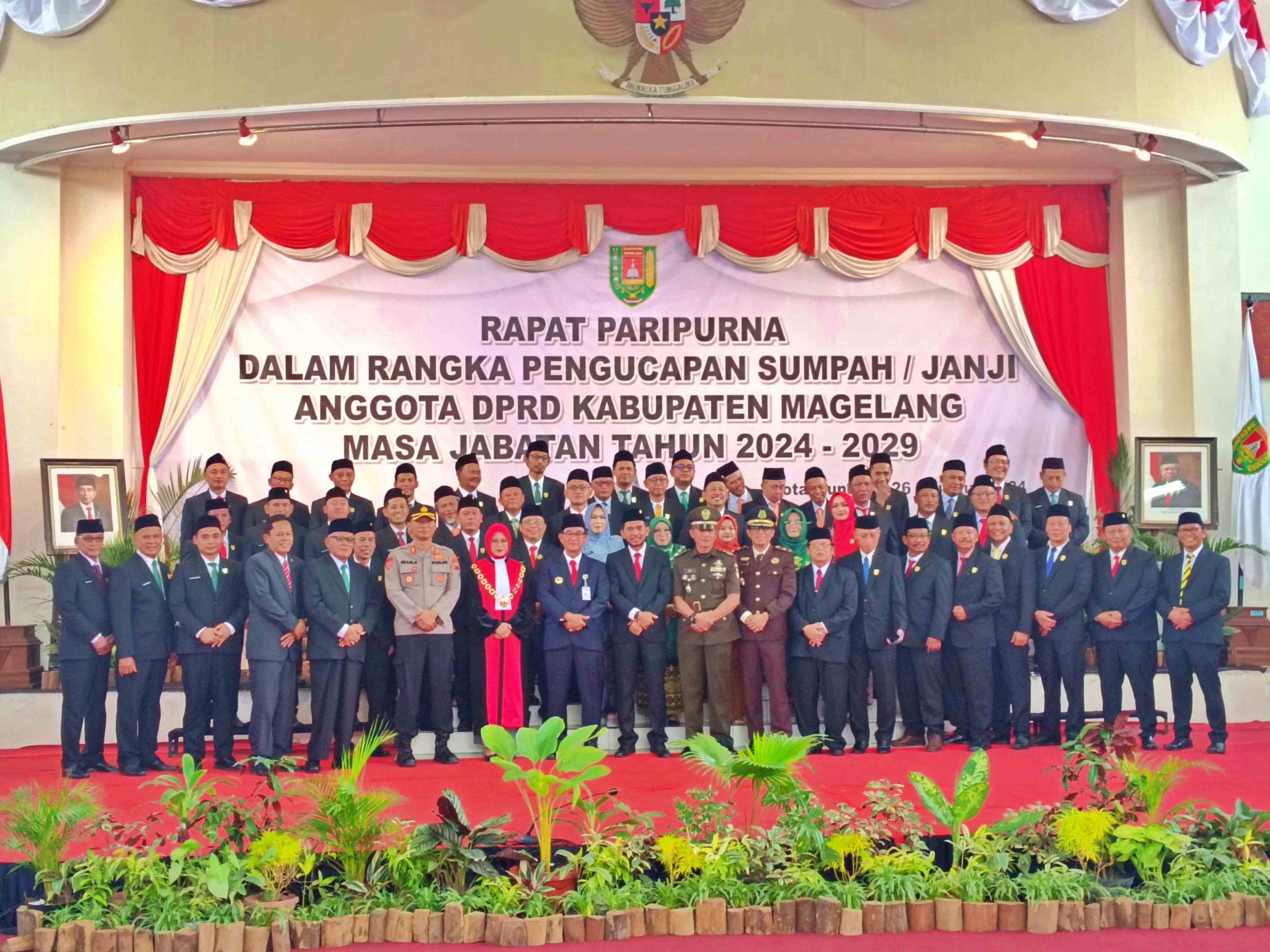 Foto bersama Anggota DPRD Kabupaten Magelang periode 2024-2029 terlatik