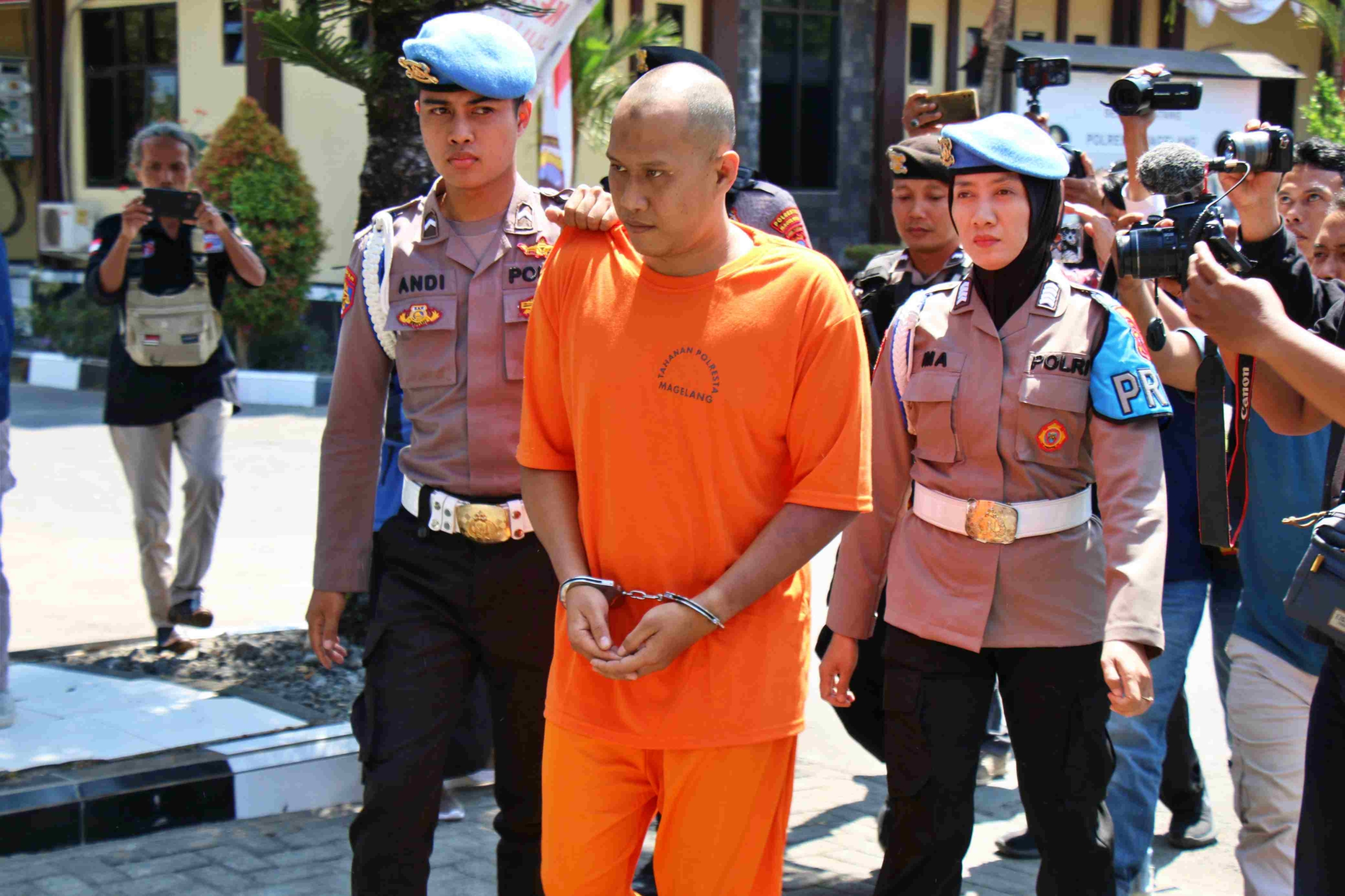 Pelaku kekerasan seksual kepada 4 santri laki laki di sebuah Ponpes di Magelang