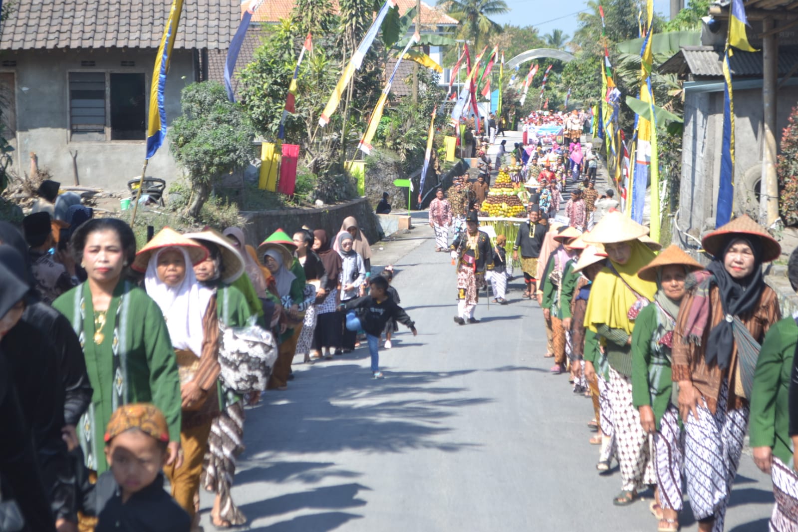 Ratusan Warga Kaliurang Srumbung Magelang Ikuti Kirab Umbul Doa Pepunden Merapi