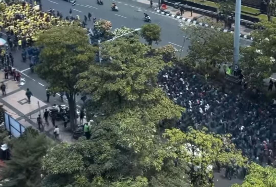 Aksi Tolak Revisi UU Pilkada di Semarang Diwarnai Kericuhan