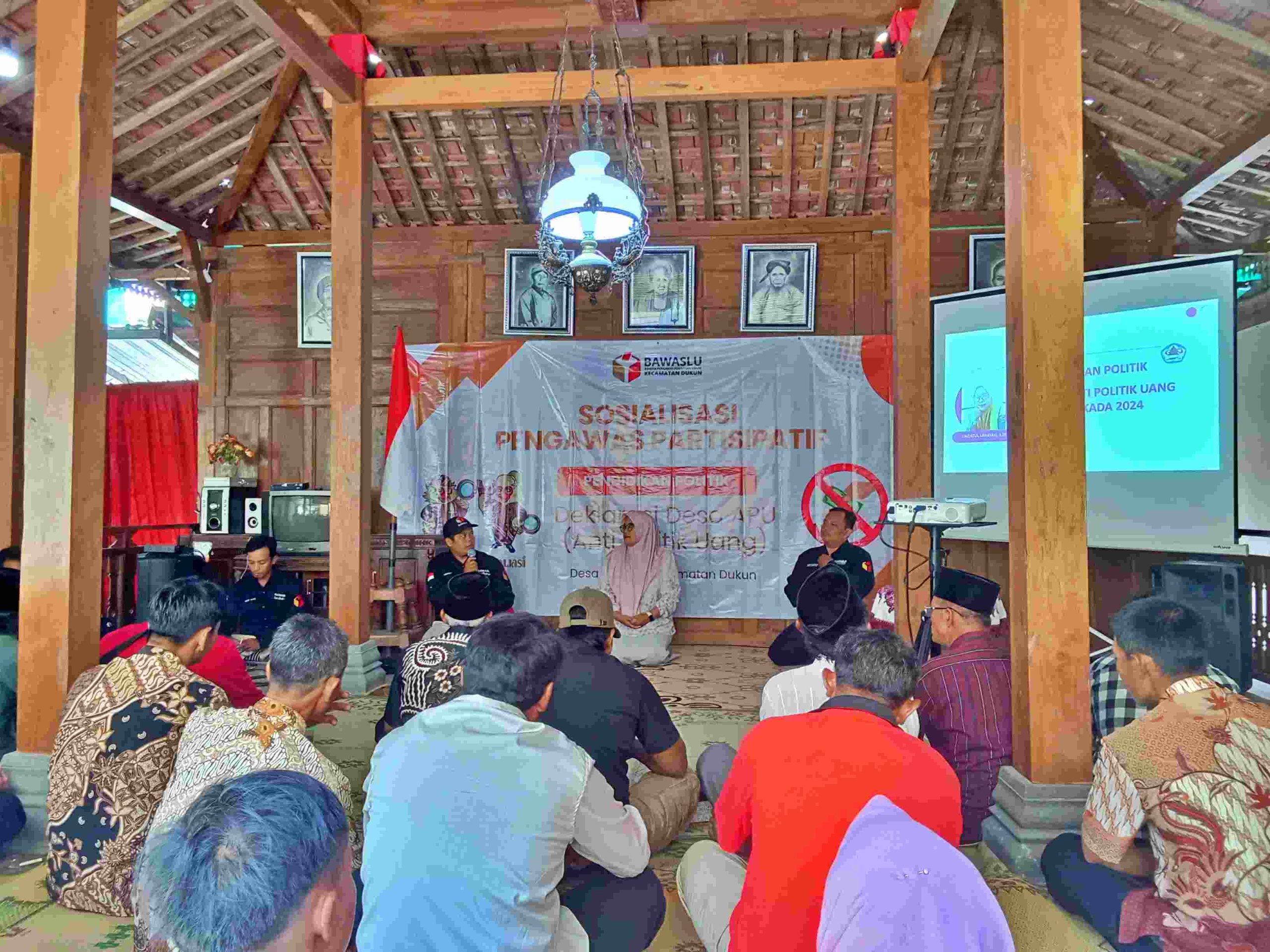 Deklarasi Desa Anti Politik Uang _APU_ di Desa Krinjing Kecamatan Dukun Kabupaten Magelang oleh Panwascam Dukun