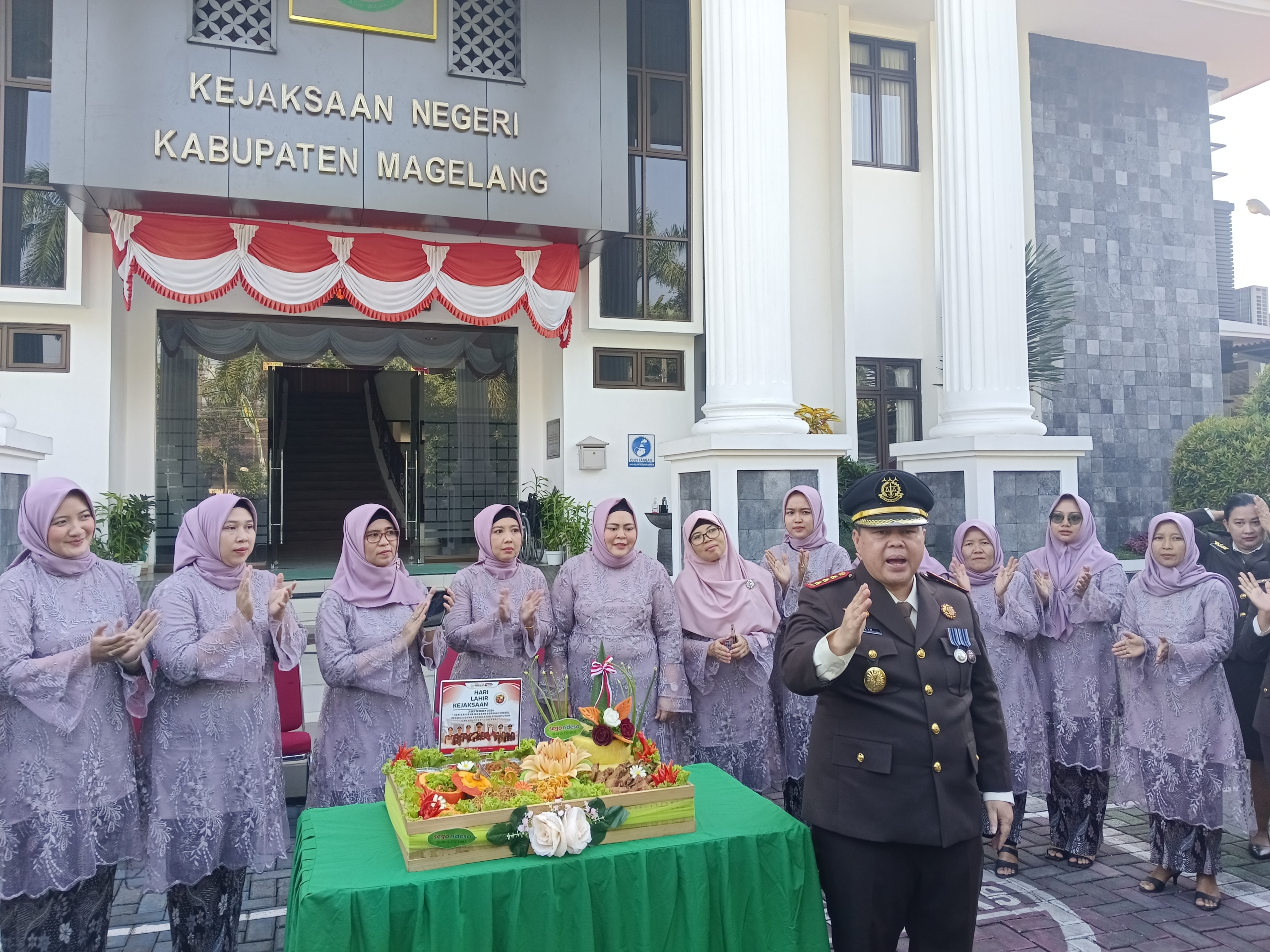 Kepala Kejari Kabupaten Magelang Zein Yusri saat memberikan semangat kepada para pegawau