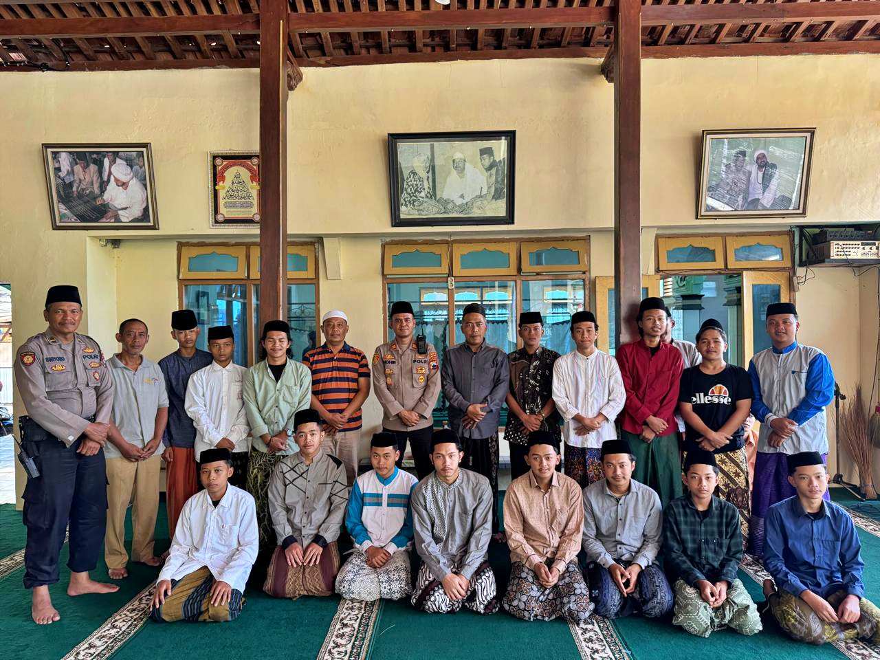 Kapolsek Muntilan sambangi Kyai Kampung
