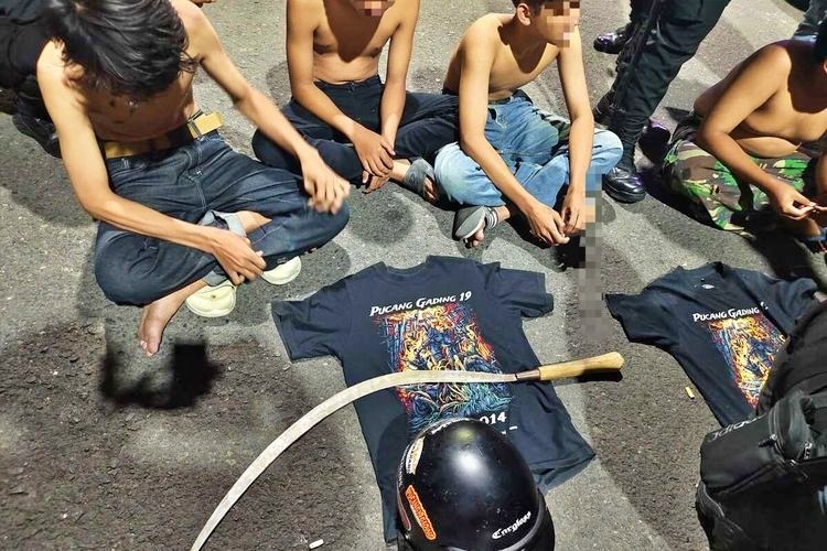 Para pelaku tawuran saat tertangkap Polisi