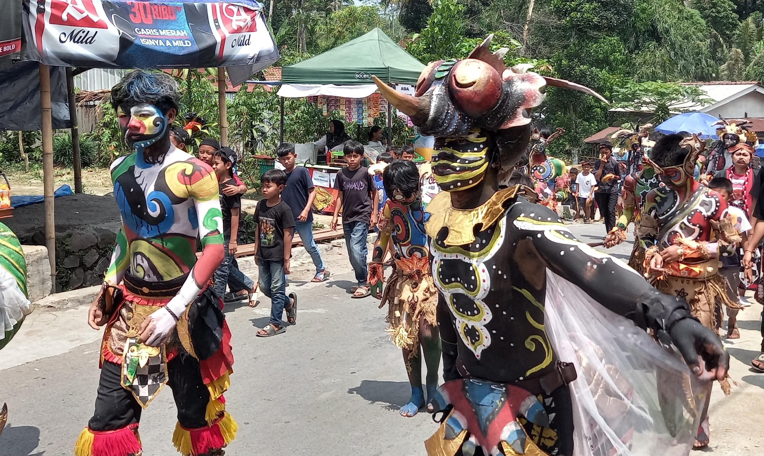 Hari Terakhir Festival Lima Gunung XXIII di Sawangan Magelang, Seniman Kirab Keliling Dusun