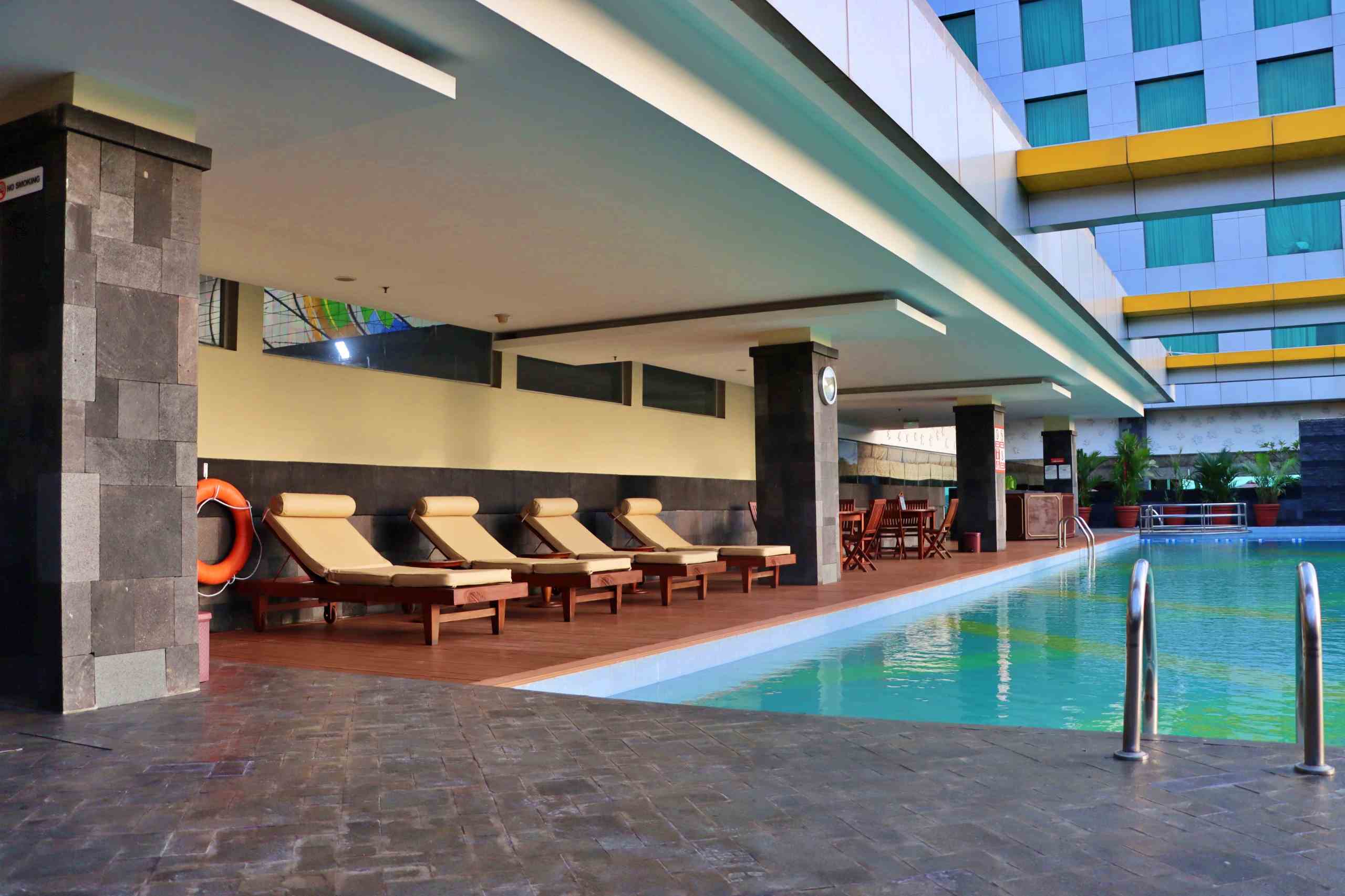 Kolam Renang Grand Artos Hotel Magelang