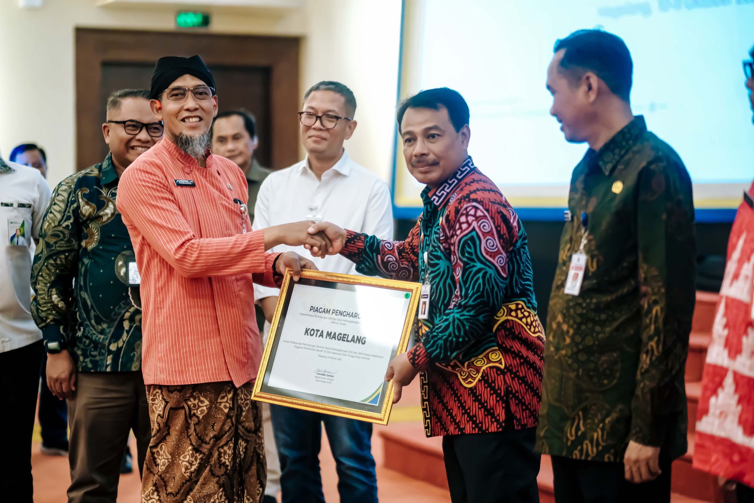 Komitmen Lindungi Pekerja Rentan, Pemkot Magelang Terima Penghargaan dari BPJS Ketenagakerjaan