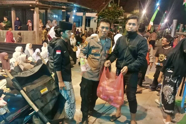 Polisi amankan makan di acara sholawat yang diduga sebabkan keracunan jemaah