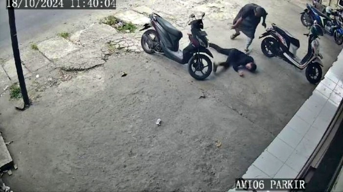 tangkapan video cctv ayah membantik anak hingga pingsan