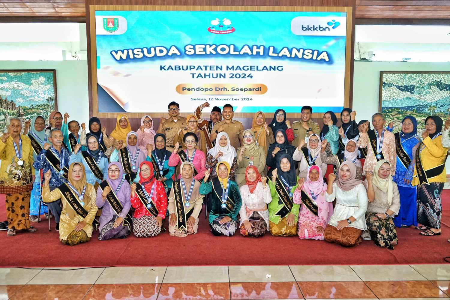 Pemkab Magelang gelar Wisuda Sekolah Lansia