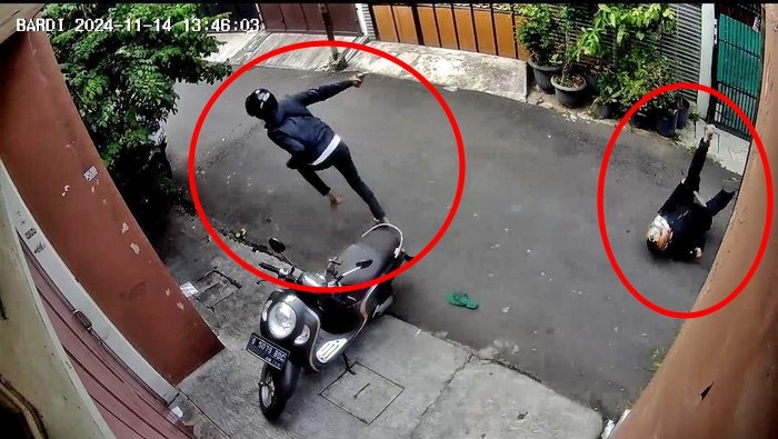 Tangkapan layar CCTV pelaku curanmor tembak petugas kepolisian