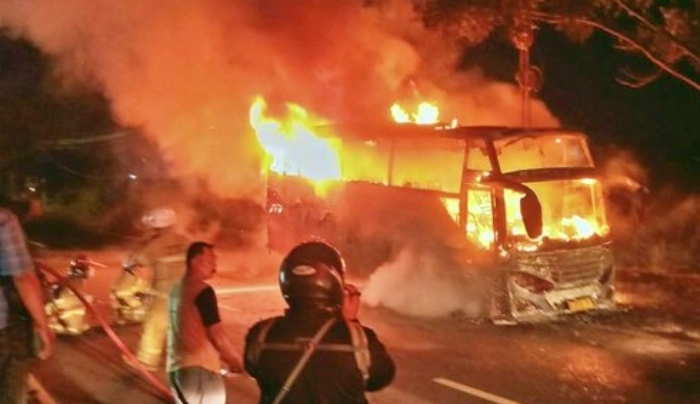 Bus rombongan wisata religi Terbakar di Klaten