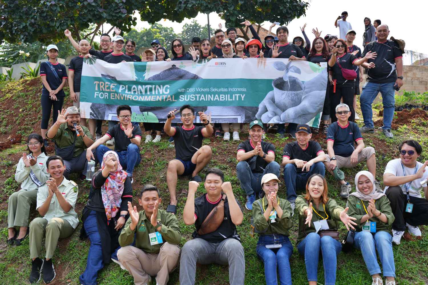 Dukung Keberlanjutan, PT DBS Vickers Sekuritas Indonesia Gandeng Bumi Baik Penghijauan di Waduk Brigif