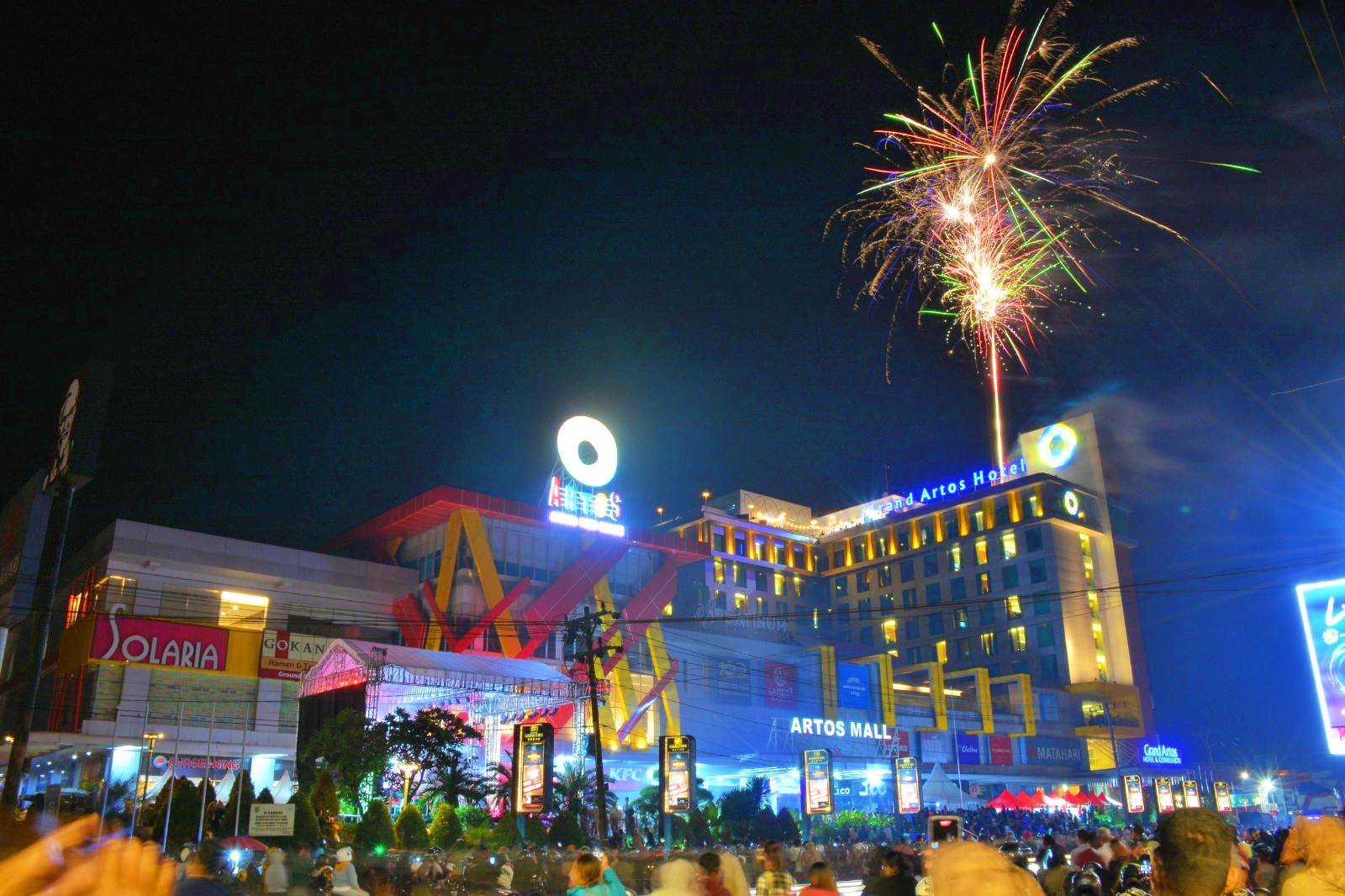 Malam Tahun baru di Artos Mall Magelang ada konser musik dan pesta kembang api
