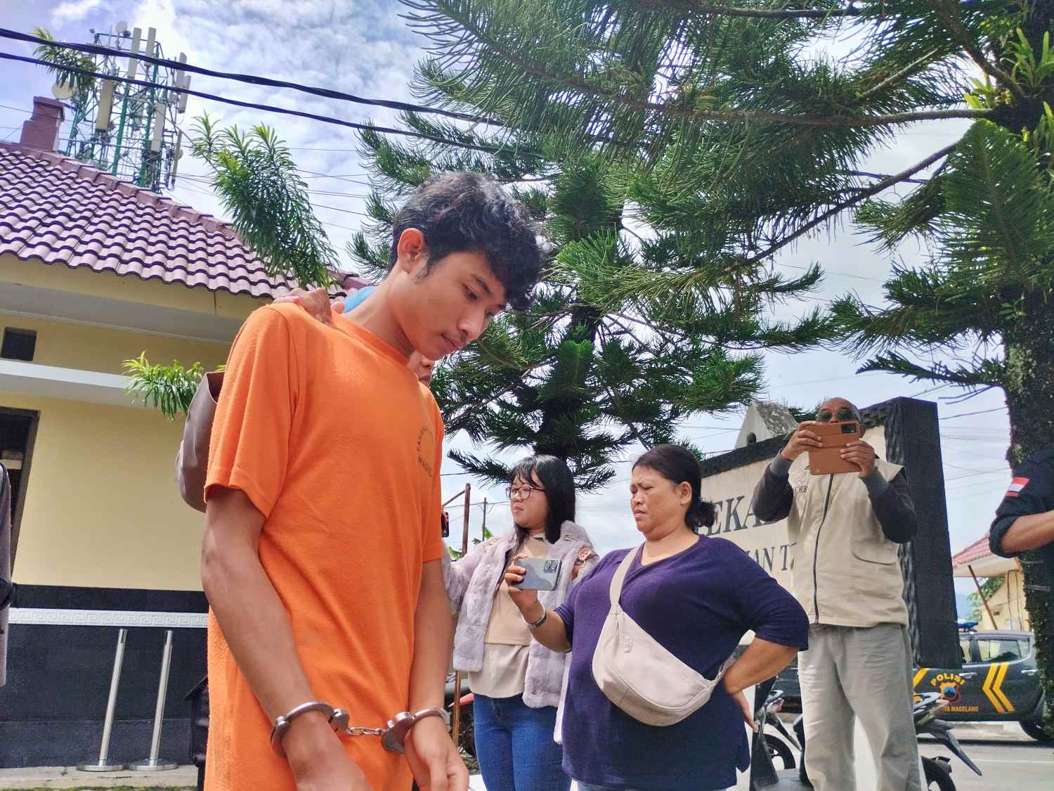 Salah satu tersangka pengeroyokan menggunakan sajam karena tidak terima ditegur saat pesta miras