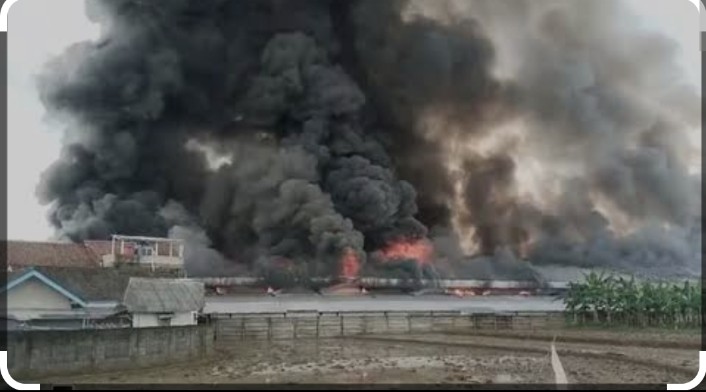 Kebakaran Dahsyat Hanguskan Pabrik Garmen di Tempuran Magelang