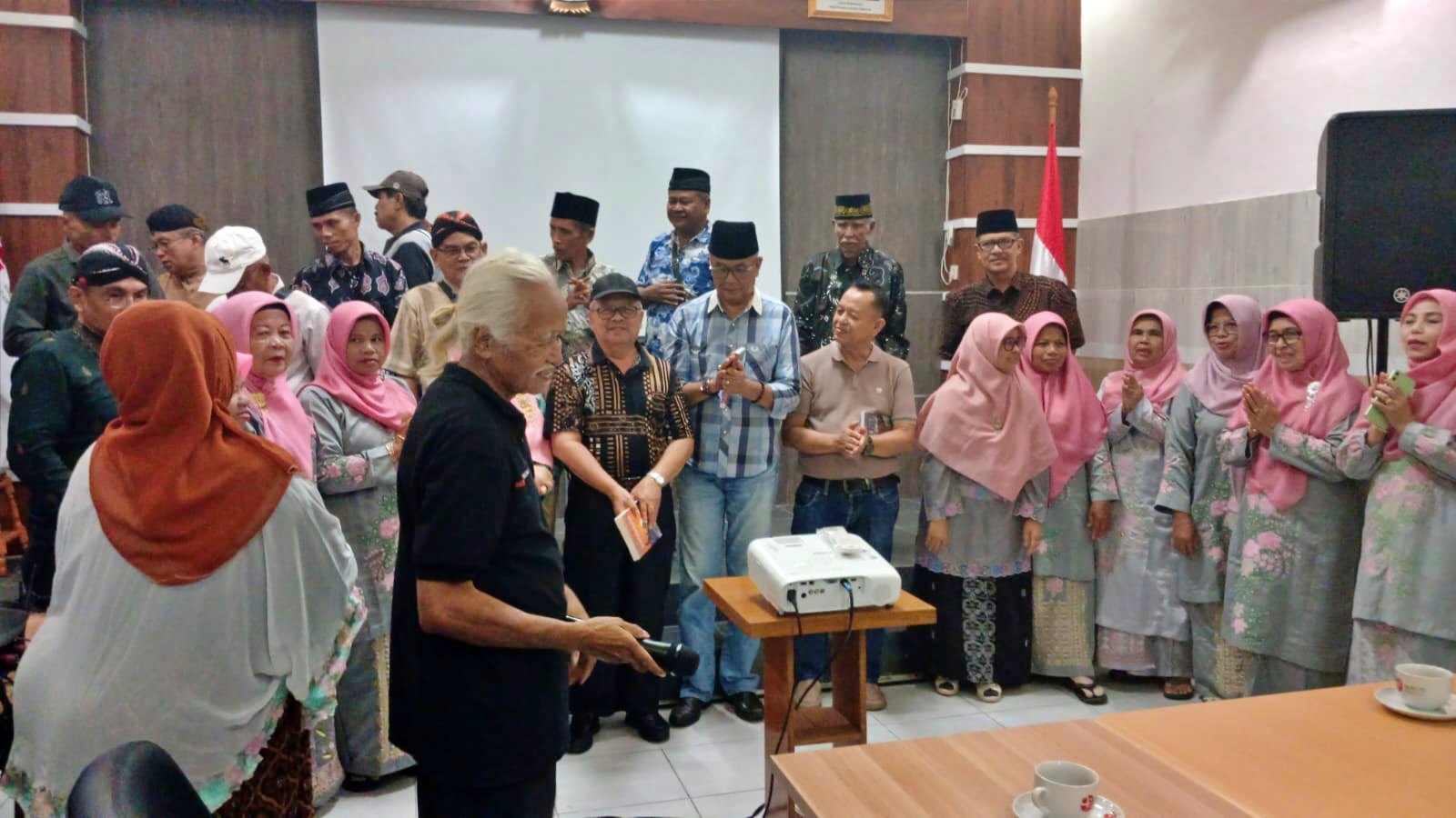 Tokoh Adat Kota Sawahlunto Studi Komparasi Peran RRB Dalam Pelestarian Cagar Budaya Borobudur