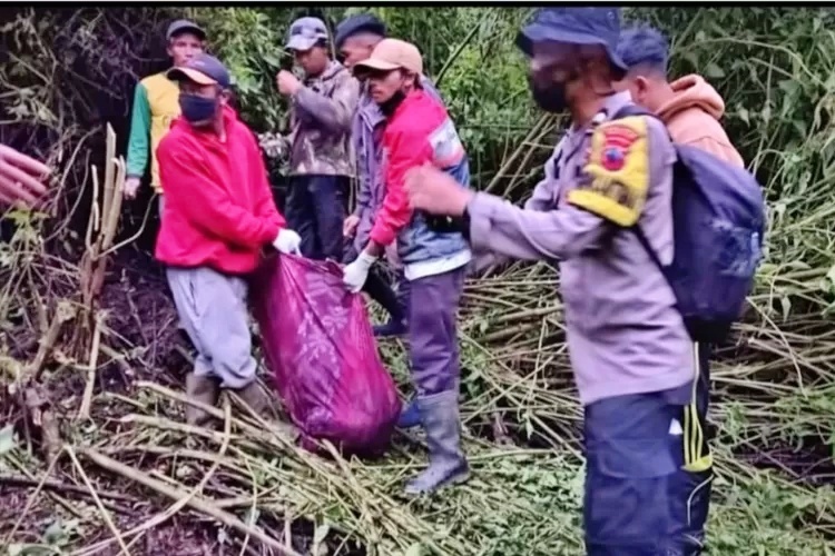 penemuan mayat perempuan di hutan batang