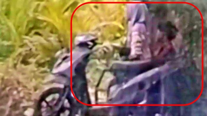 tangkapan layar video pasangan bocil smp berbuat tak senonoh di atas sepeda motor